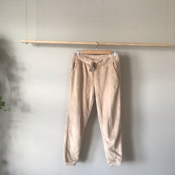 Fuzzy Jogger Pants - Picture 5 of 7